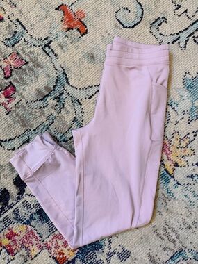 Fabletics On The Go Cold Weather Jogger
Size Medium